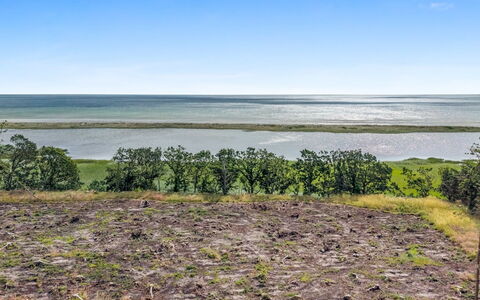 Mea - from the Sea: Lucht, Blauw, Horizon, Natuurlijk Landschap, Ecoregio, Grasland, Plain, Plantengemeenschap, Land Lot, Kust En Oceanic Landvormen