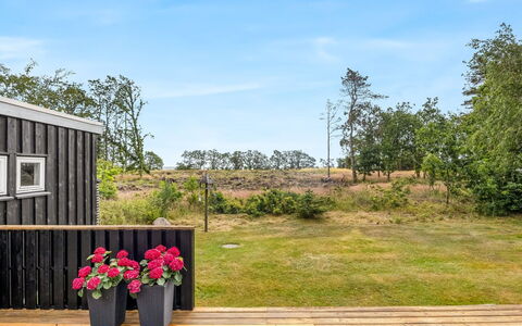 Mea - from the Sea: Gras, Hout, Land Lot, Hardwood, Tuin, Plank, Weide, Verblijf, Garden Gebouwen, Gazon