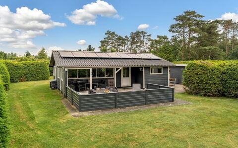 Sissa - 1.5Km from the Sea: Gras, Dak, Huis, Huis, Siding, Verblijf, Veranda, Struik, Deur, Garden Gebouwen