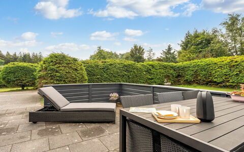 Sissa - 1.5Km from the Sea: Meubilair, Buitenmeubels, Tuin, Buitentafel, Patio, Stoel, Landscaping, Schaduw