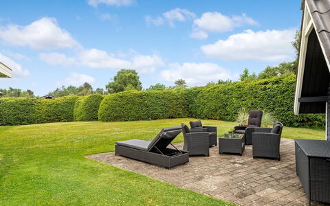 Sissa - 1.5Km from the Sea: Gras, Struik, Land Lot, Tuin, Buitenmeubels, Gazon, Groundcover, Schaduw, Landscaping, Werf