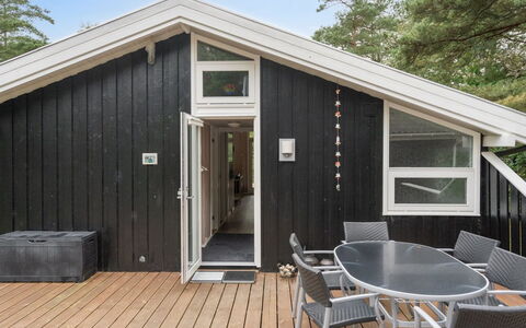 Ove - 500M from the Sea: Dak, Huis, Huis, Verblijf, Siding, Landgoed, Oprit, Garden Gebouwen, Werf, Schuur