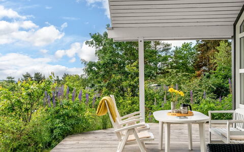 Jaakob - 4Km from the Sea: Meubilair, Stoel, Buitenmeubels, Tafel, Buitentafel, Veranda, Tuin, Schaduw, Keuken En Eettafel