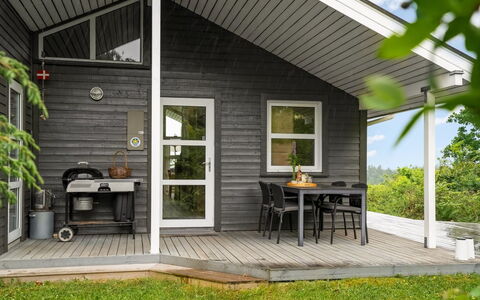 Jaakob - 4Km from the Sea: Hout, Siding, Huis, Verblijf, Veranda, Huis, Deur, Garden Gebouwen, Hardwood, Plank
