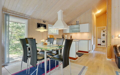 Jussi - 3.5Km from the Sea: Woongebied, Dak, Voorstad, Oprit, Landgoed, Schoorsteen