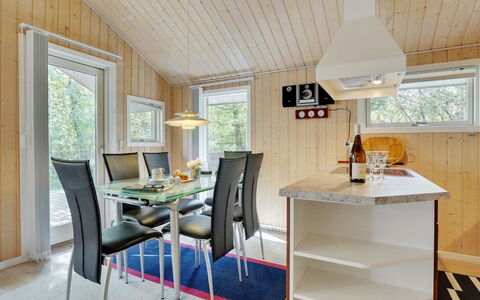 Jussi - 3.5Km from the Sea: Woongebied, Dak, Voorstad, Oprit, Landgoed, Schoorsteen