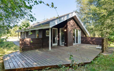 Jussi - 3.5Km from the Sea: Woongebied, Dak, Voorstad, Oprit, Landgoed, Schoorsteen