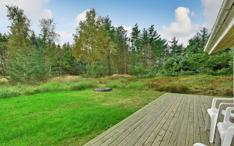 Editt - 2Km from the Sea: Huis, Dak, Huis, Verblijf, Schuur, Garden Gebouwen, Siding, Werf, Blokhut, Hut