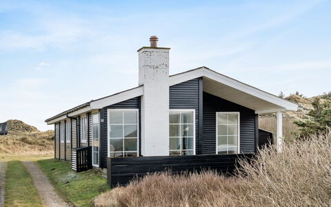 Zaharinka - 300M from the Sea: Huis, Woongebied, Huis, Verblijf, Dak, Land Lot, Siding, Tuin, Landgoed, Gazon