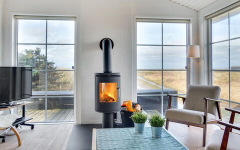 Zaharinka - 300M from the Sea: Huis, Woongebied, Huis, Verblijf, Dak, Land Lot, Siding, Tuin, Landgoed, Gazon