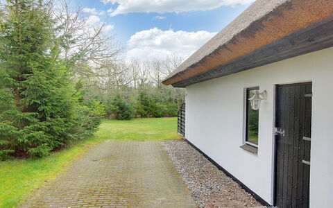 Rigitte - 1.5Km from the Sea: Gras, Dak, Huis, Verblijf, Huis, Boerderij, Landscaping, Tuin, Gazon, Oprit