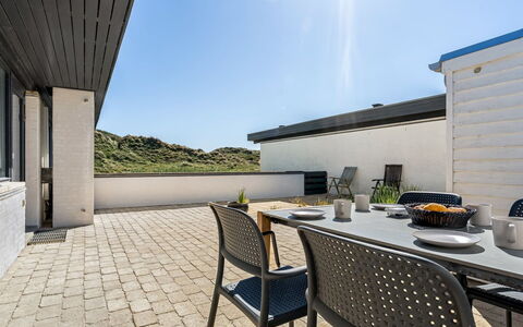 Ingomar - 300M from the Sea: Architectuur, Dak, Huis, Samengesteld Materiaal, Daylighting, Siding, Oprit