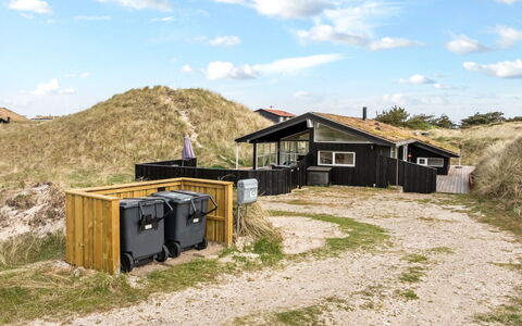 Nielsigne - 400M from the Sea: Dak, Huis, Huis, Verblijf, Siding, Landgoed, Oprit, Garden Gebouwen, Werf, Schuur