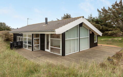 Lennja - 300M from the Sea: Dak, Verblijf, Garden Gebouwen, Schuur, Siding, Boerderij, Outdoor Structuur, Hut, Veranda