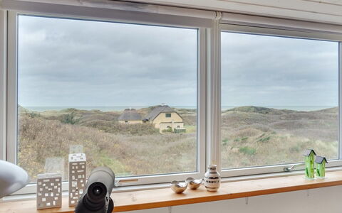 Emiline - 250M from the Sea: Hout, Huis, Veranda, Dek, Hardwood, Dak, Beits, Houten Vloer, Eco Hotel