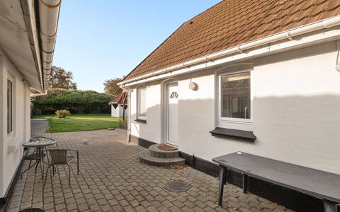 Hethin - 100M from the Sea: Gras, Huis, Dak, Huis, Verblijf, Struik, Land Lot, Landelijk Gebied, Boerderij, Groundcover