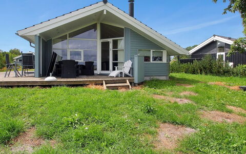 Hane - 150M from the Sea: Dak, Verblijf, Huis, Land Lot, Siding, Schaduw, Landgoed, Garden Gebouwen, Werf