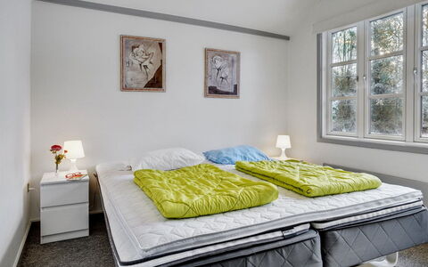Agneta - 750M from the Sea: Hout, Huis, Veranda, Dek, Hardwood, Dak, Beits, Houten Vloer, Eco Hotel