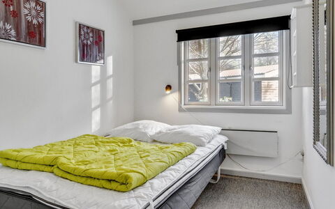 Agneta - 750M from the Sea: Hout, Huis, Veranda, Dek, Hardwood, Dak, Beits, Houten Vloer, Eco Hotel