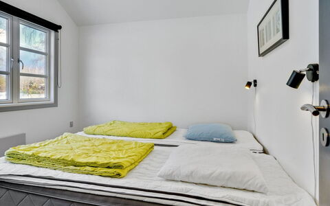 Agneta - 750M from the Sea: Hout, Huis, Veranda, Dek, Hardwood, Dak, Beits, Houten Vloer, Eco Hotel