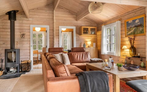 Uuno - 1.2Km from the Sea: Hout, Huis, Veranda, Dek, Hardwood, Dak, Beits, Houten Vloer, Eco Hotel