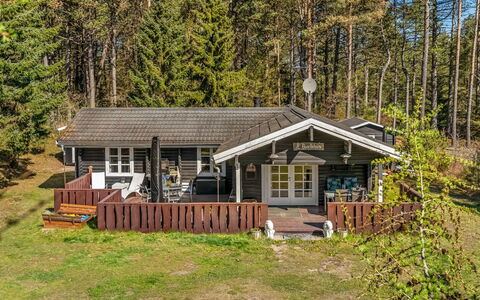 Uuno - 1.2Km from the Sea: Hout, Huis, Veranda, Dek, Hardwood, Dak, Beits, Houten Vloer, Eco Hotel