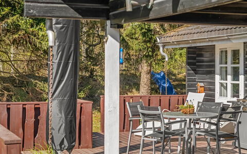 Uuno - 1.2Km from the Sea: Hout, Huis, Veranda, Dek, Hardwood, Dak, Beits, Houten Vloer, Eco Hotel
