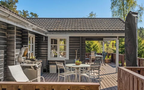 Uuno - 1.2Km from the Sea: Hout, Huis, Veranda, Dek, Hardwood, Dak, Beits, Houten Vloer, Eco Hotel