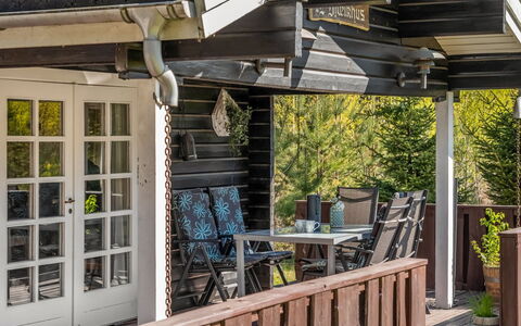 Uuno - 1.2Km from the Sea: Hout, Huis, Veranda, Dek, Hardwood, Dak, Beits, Houten Vloer, Eco Hotel