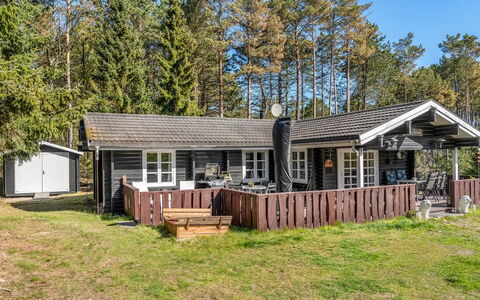 Uuno - 1.2Km from the Sea: Hout, Huis, Veranda, Dek, Hardwood, Dak, Beits, Houten Vloer, Eco Hotel