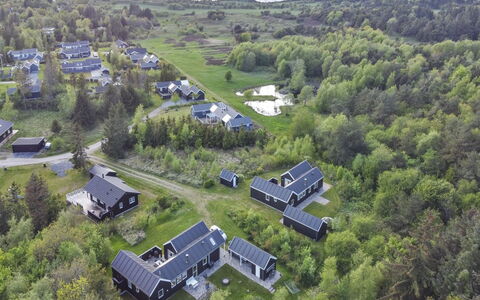 Eireen - 600M to the Fjord: Woongebied, Dak, Voorstad, Oprit, Landgoed, Schoorsteen