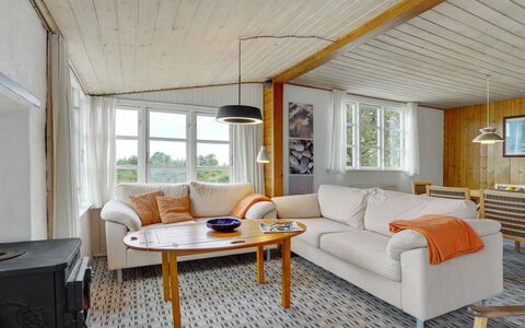 Githa - 100M to the Fjord: Blauw, Struik, Verblijf, Groundcover, Tuin, Landgoed, Schaduw, Landscaping, Boerderij, Eco Hotel