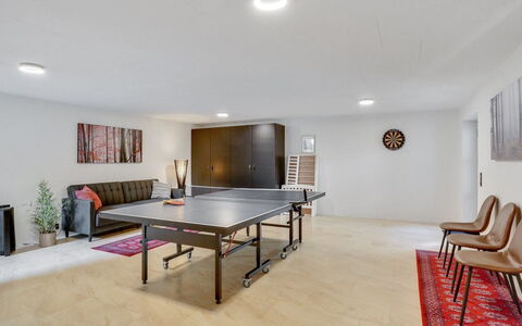 Andri - 600M to the Fjord: Hout, Dak, Architectuur, Huis, Huis, Verblijf, Siding, Hardwood, Helling, Landgoed