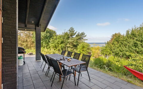 Andri - 600M to the Fjord: Hout, Dak, Architectuur, Huis, Huis, Verblijf, Siding, Hardwood, Helling, Landgoed