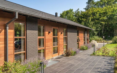 Andri - 600M to the Fjord: Hout, Dak, Architectuur, Huis, Huis, Verblijf, Siding, Hardwood, Helling, Landgoed
