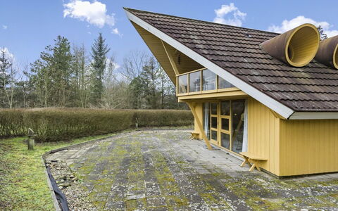 Tally - 800M to the Fjord: Blauw, Struik, Verblijf, Groundcover, Tuin, Landgoed, Schaduw, Landscaping, Boerderij, Eco Hotel