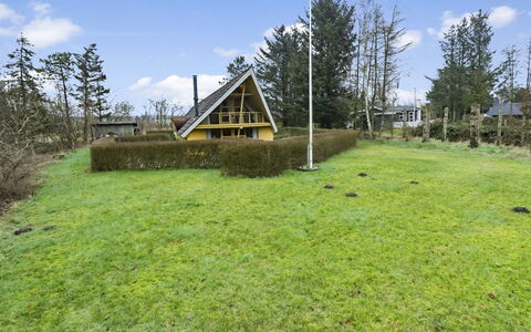 Tally - 800M to the Fjord: Blauw, Struik, Verblijf, Groundcover, Tuin, Landgoed, Schaduw, Landscaping, Boerderij, Eco Hotel