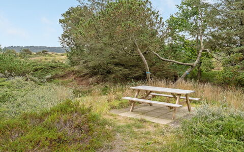 Waldar - 900M from the Sea: Blauw, Struik, Verblijf, Groundcover, Tuin, Landgoed, Schaduw, Landscaping, Boerderij, Eco Hotel