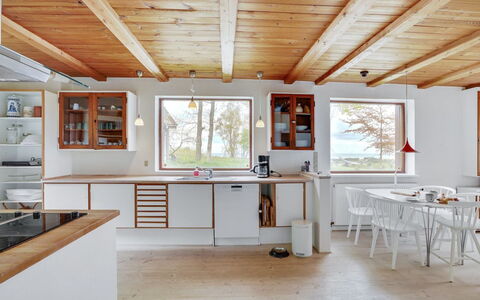 Nella - 1.2Km from the Sea: Keuken, Flooring, Interieur Ontwerp, Hout, Plafond, Countertop, Verdieping, Meubilair, Lichte Inrichting, Kamer