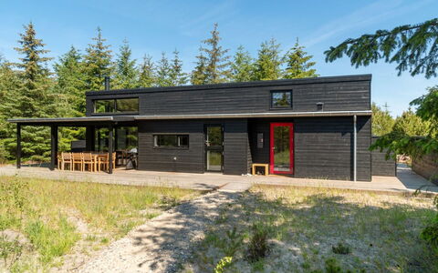 Gunnor - 1.3Km from the Sea: Meubilair, Interieur Ontwerp, Stoel, Flooring, Tafel, Toevlucht, Verdieping, Plafond, Kamer, Eco Hotel