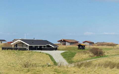 Alana - 346M from the Sea: Dak, Huis, Huis, Verblijf, Siding, Landgoed, Oprit, Garden Gebouwen, Werf, Schuur