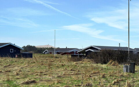 Alana - 346M from the Sea: Dak, Huis, Huis, Verblijf, Siding, Landgoed, Oprit, Garden Gebouwen, Werf, Schuur