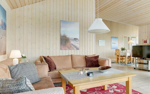 Iacobus - 400M from the Sea: Meubilair, Interieur Ontwerp, Flooring, Hout, Plafond, Verdieping, Bankstel, Kamer, Houten Vloer, Woonkamer