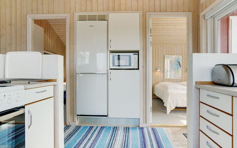 Iacobus - 400M from the Sea: Hout, Flooring, Verdieping, Interieur Ontwerp, Keuken, Plafond, Major Appliance, Kamer, Houten Vloer, Toestel Van De Keuken