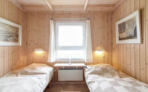 Fanija - 200M from the Sea: Hout, Slaapkamer, Interieur Ontwerp, Verdieping, Plafond, Flooring, Bed, Kamer, Laken, Huis