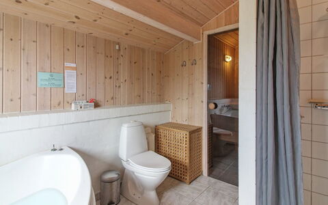 Fanija - 200M from the Sea: Flooring, Verdieping, Loodgieterswerkinrichting, Badkamer, Interieur Ontwerp, Hout, Wastafel, Plafond, Kraan, Wastafel In De Badkamer