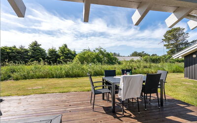 Serine - 800M from the Sea