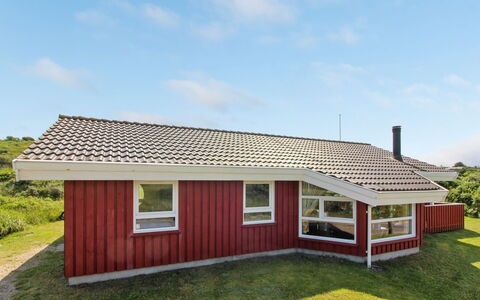 Diderik - 300M from the Sea: Hout, Dak, Architectuur, Huis, Huis, Verblijf, Siding, Hardwood, Helling, Landgoed
