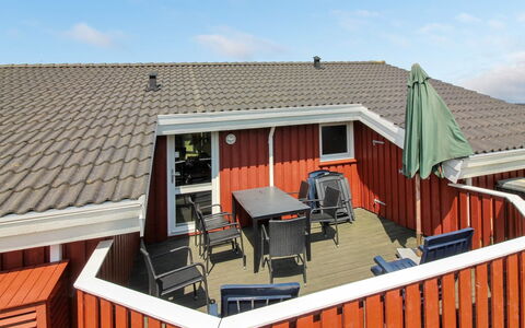 Diderik - 300M from the Sea: Hout, Dak, Architectuur, Huis, Huis, Verblijf, Siding, Hardwood, Helling, Landgoed