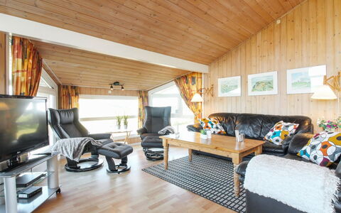 Diderik - 300M from the Sea: Hout, Dak, Architectuur, Huis, Huis, Verblijf, Siding, Hardwood, Helling, Landgoed